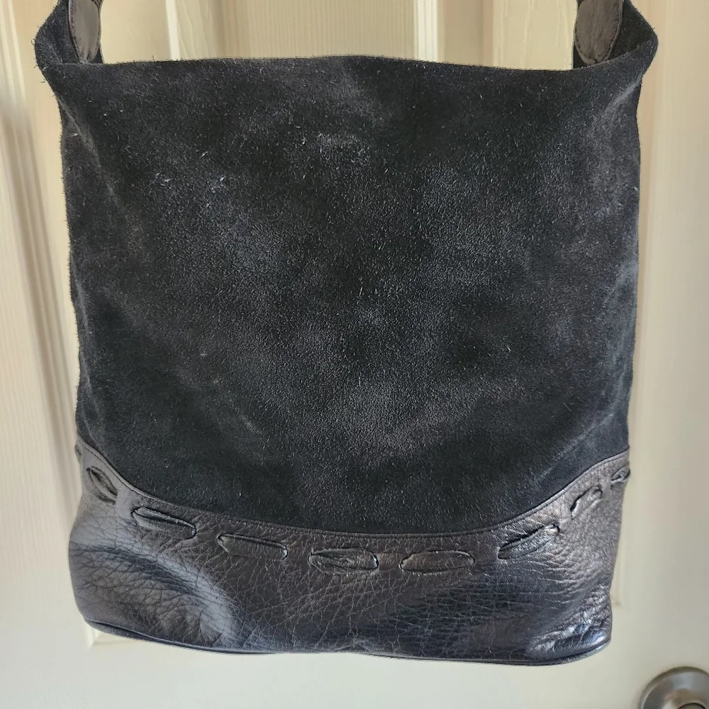 Ginnie Johansen Inc. outside bag